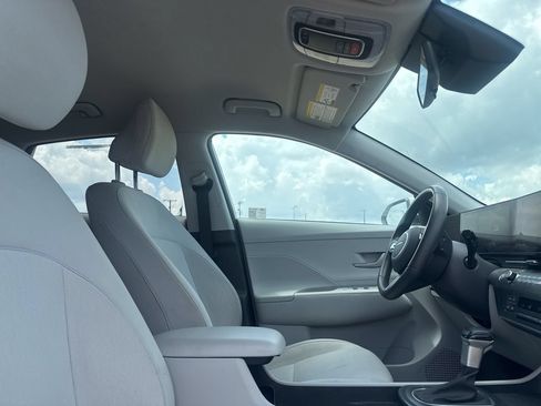 Used 2025 Hyundai Kona SEL FWD image 25