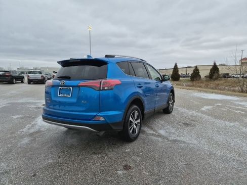 Used 2018 Toyota RAV4 XLE image 5