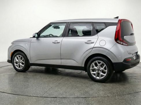 Used 2025 Kia Soul LX w/ LX Technology Package image 5