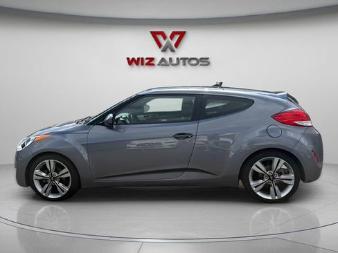 Used 2017 Hyundai Veloster Value Edition image 10