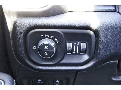 Used 2020 RAM 1500 Laramie image 14