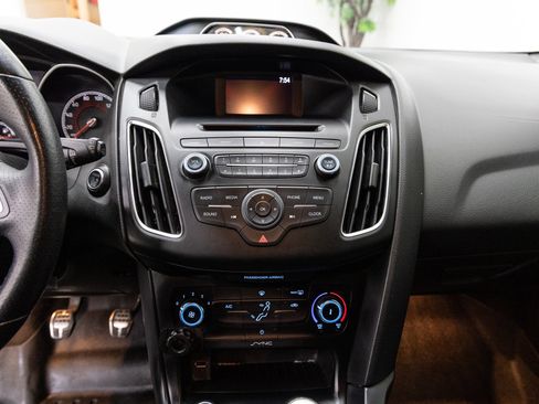 Used 2017 Ford Focus ST image 18