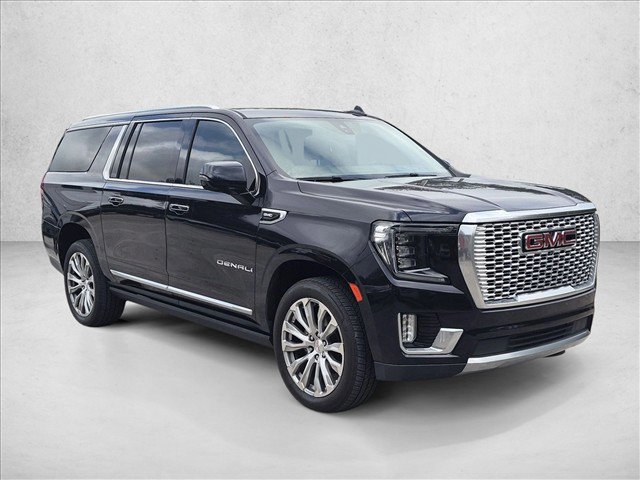 Used 2022 GMC Yukon XL Denali AWD/4WD image 3