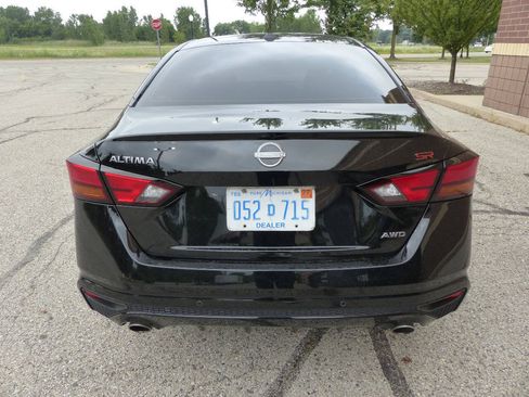 Used 2024 Nissan Altima 2.5 SR AWD/4WD image 7