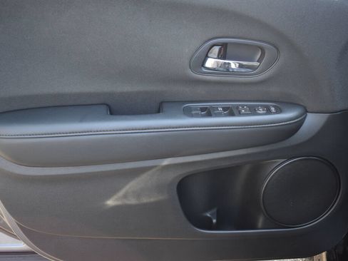 Used 2021 Honda HR-V Sport image 17