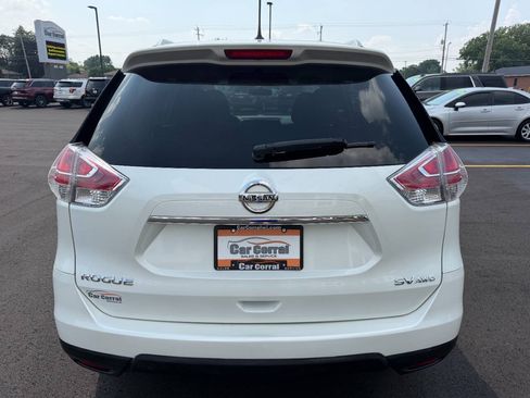 Used 2016 Nissan Rogue SV w/ SV Family Package AWD/4WD image 4