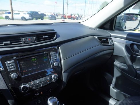 Used 2020 Nissan Rogue S AWD/4WD image 19