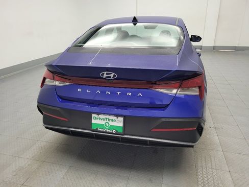 Used 2024 Hyundai Elantra SEL image 7