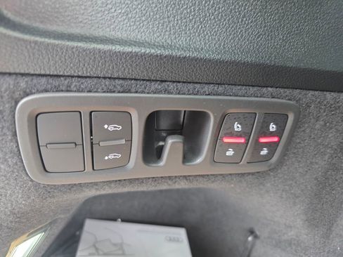New 2026 Audi SQ7 Premium Plus AWD/4WD image 16