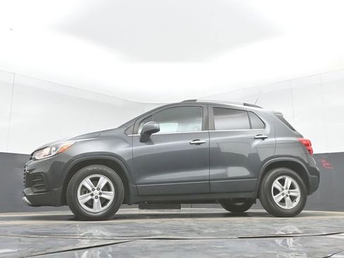 Used 2017 Chevrolet Trax LT w/ LT Convenience Package FWD image 42