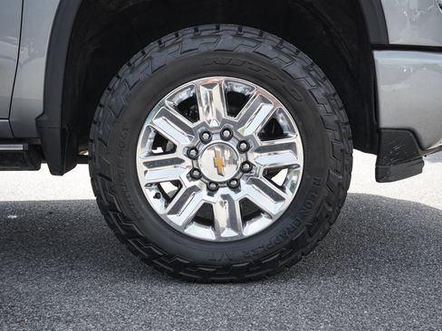 Used 2024 Chevrolet Silverado 2500 High Country w/ High Country Premium Package AWD/4WD image 13