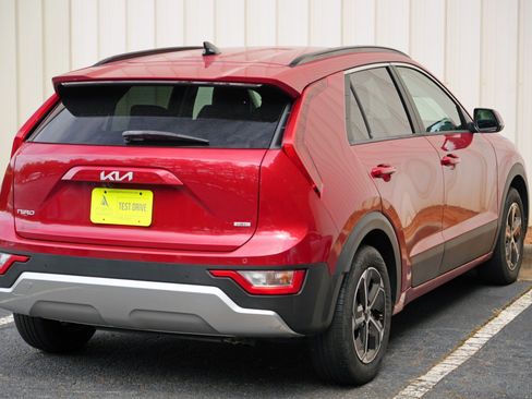Used 2024 Kia Niro EX FWD image 49