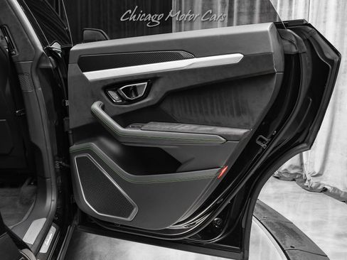 Used 2020 Lamborghini Urus image 36