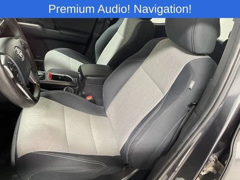 Used 2023 Toyota Tacoma TRD Off-Road w/ Advanced Technology Package AWD/4WD image 12