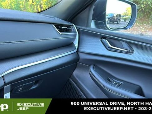 New 2025 Jeep Grand Cherokee Laredo X w/ Luxury Tech Group I image 21