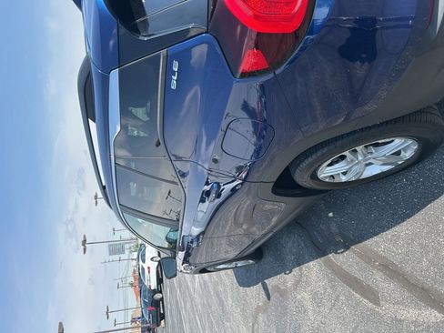 Used 2022 GMC Terrain SLE w/ Driver Convenience Package FWD image 9