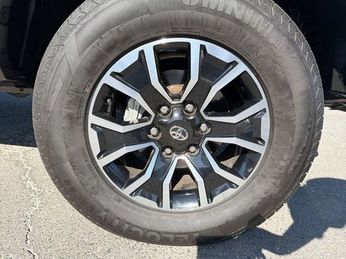 Used 2022 Toyota Tacoma TRD Sport w/ Technology Package RWD image 18