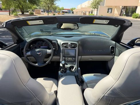 Used 2006 Chevrolet Corvette Convertible w/ Preferred Equipment Group RWD image 16