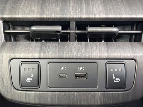 Used 2024 Nissan Ariya Engage e-4ORCE - AWD image 28