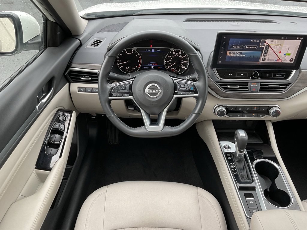 Used 2023 Nissan Altima 2.5 SV w/ SV Premium Package AWD/4WD image 16