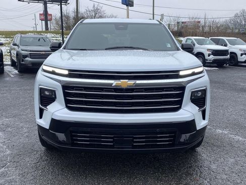 New 2026 Chevrolet Traverse High Country image 2