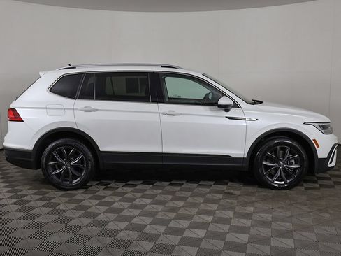 Used 2023 Volkswagen Tiguan SE FWD image 18