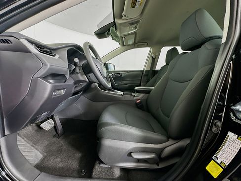 Used 2025 Toyota RAV4 LE image 13