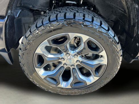 Used 2022 RAM 1500 Limited image 12