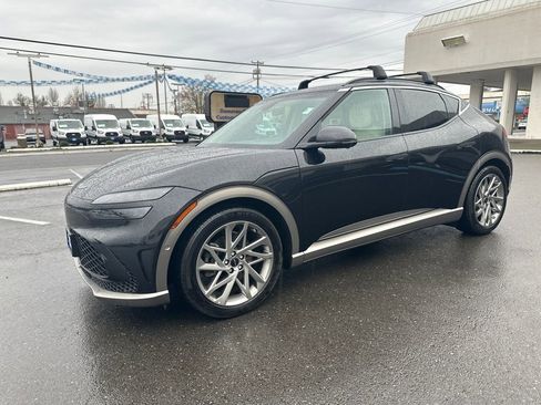 Used 2024 Genesis GV60 Advanced image 2