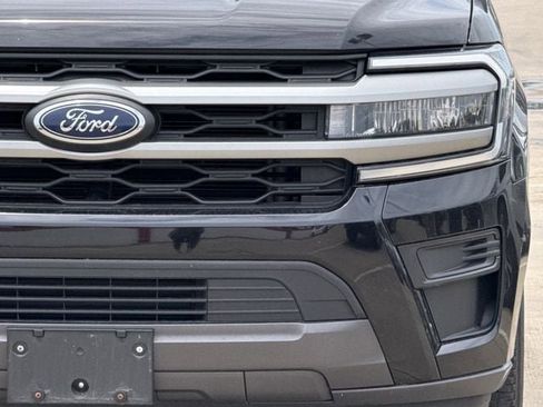Used 2024 Ford Expedition XLT RWD image 8