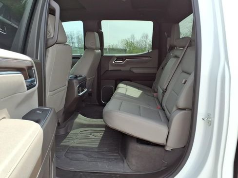 Used 2022 GMC Sierra 1500 SLT AWD/4WD image 32