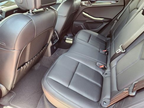 Used 2025 Porsche Macan image 29