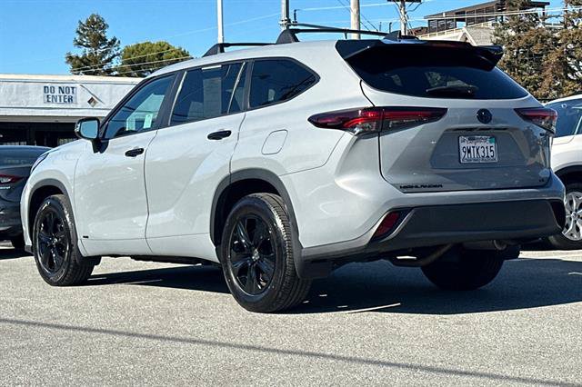 Used 2024 Toyota Highlander LE AWD/4WD image 5