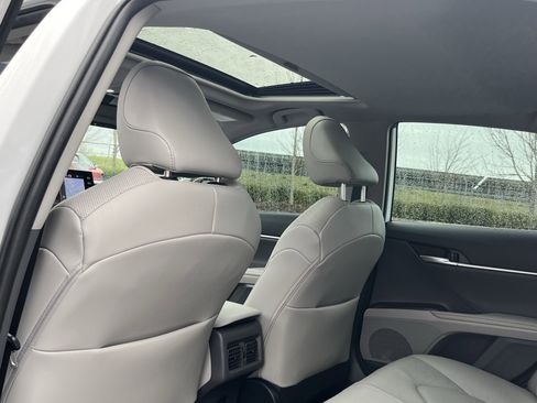 Used 2023 Toyota Camry XLE w/ Navigation Package image 14