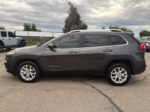 Used 2015 Jeep Cherokee Latitude w/ Trailer Tow Group FWD image 4