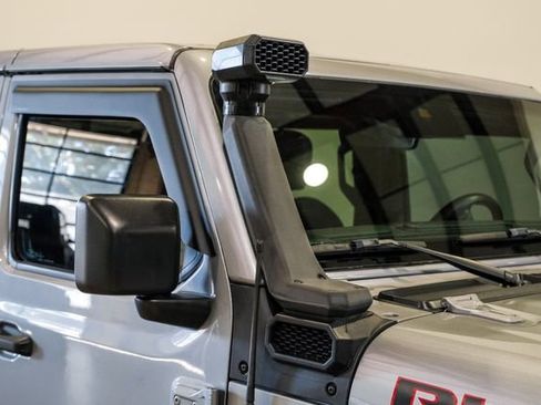 Used 2020 Jeep Gladiator Rubicon image 8