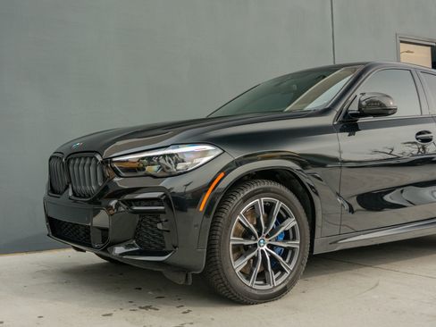 Used 2022 BMW X6 M50i w/ Premium Package image 18