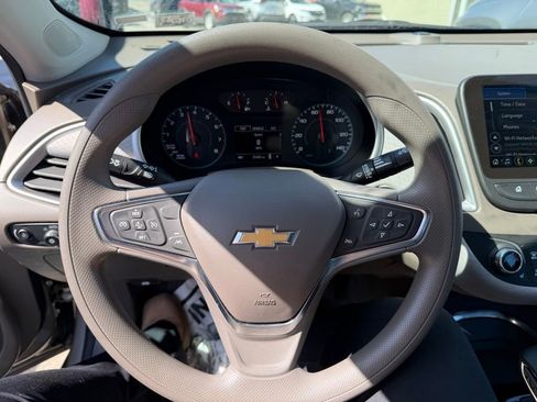 Used 2025 Chevrolet Malibu LT image 19