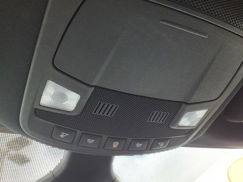 Used 2021 Ford Edge ST-Line image 24