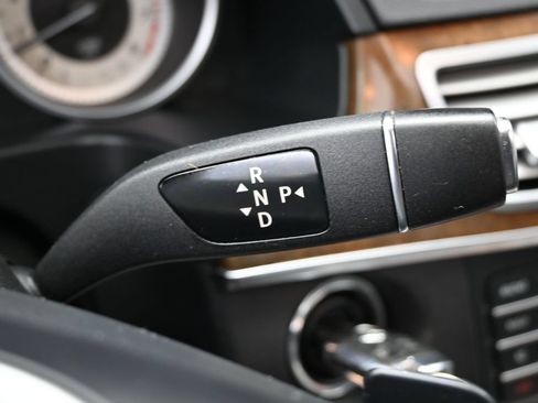 Used 2016 Mercedes-Benz E 350 4MATIC Sedan image 22