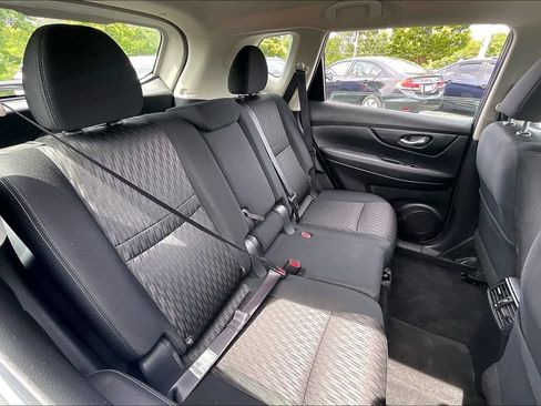 Used 2017 Nissan Rogue S AWD/4WD image 30