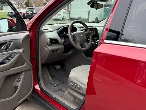 Used 2018 Chevrolet Traverse LT image 6