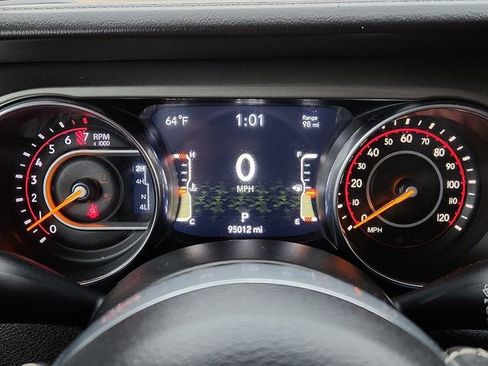 Used 2019 Jeep Wrangler Unlimited Sahara w/ Uconnect 4C Nav & Sound Group AWD/4WD image 23