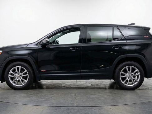 Used 2024 GMC Terrain SLT AWD/4WD image 5
