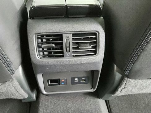 Used 2023 Nissan Rogue SL w/ SL Premium Package FWD image 16
