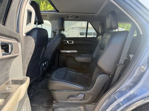 Used 2021 Ford Explorer XLT w/ Equipment Group 202A AWD/4WD image 6