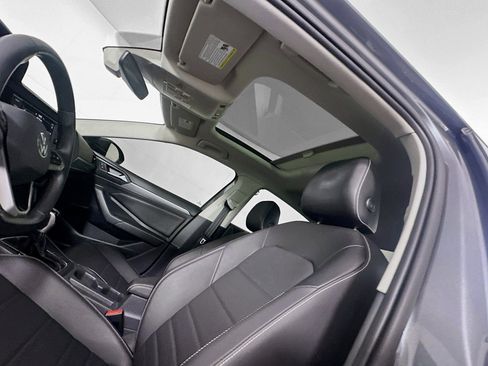 Used 2023 Volkswagen Jetta SE w/ Panoramic Sunroof Package FWD image 25