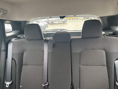 Certified 2025 Nissan Kicks S image 17