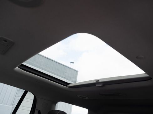 Used 2022 GMC Acadia SLE w/ GMC Pro Grade Package image 18