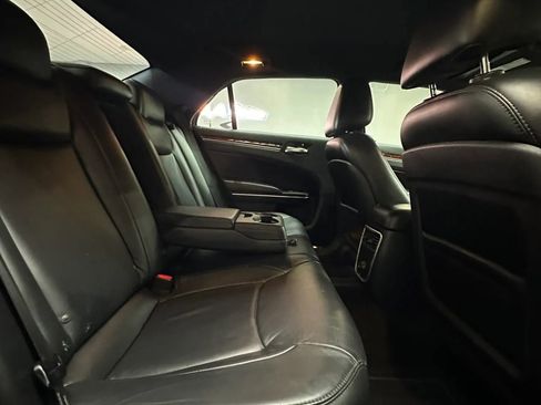 Used 2013 Chrysler 300 RWD image 22